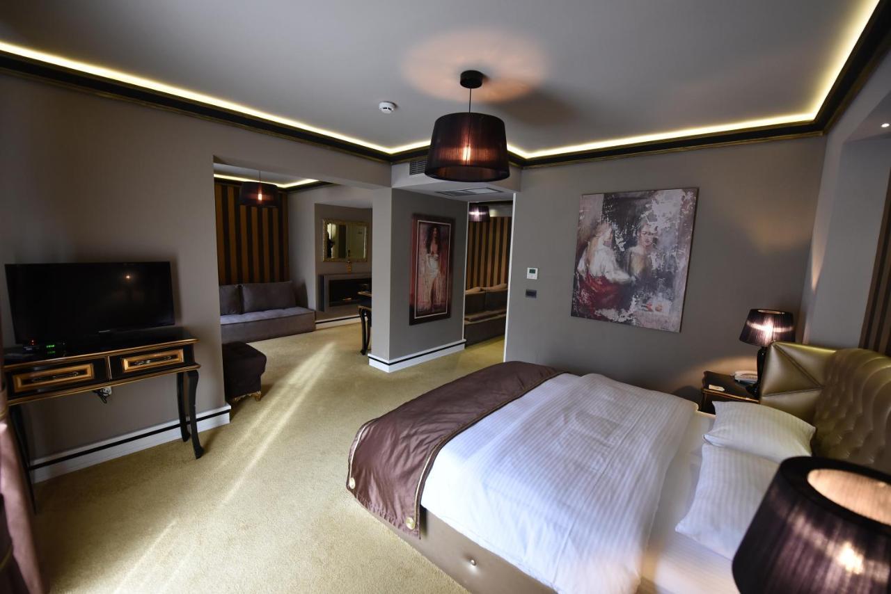 פוגרדץ Hotel Hymeti'S Palace מראה חיצוני תמונה