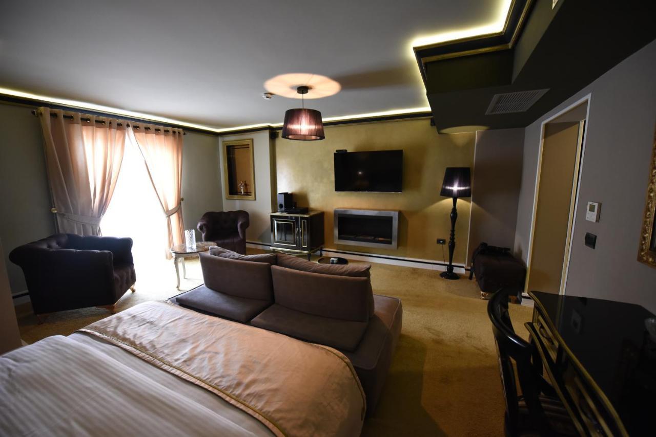 פוגרדץ Hotel Hymeti'S Palace מראה חיצוני תמונה