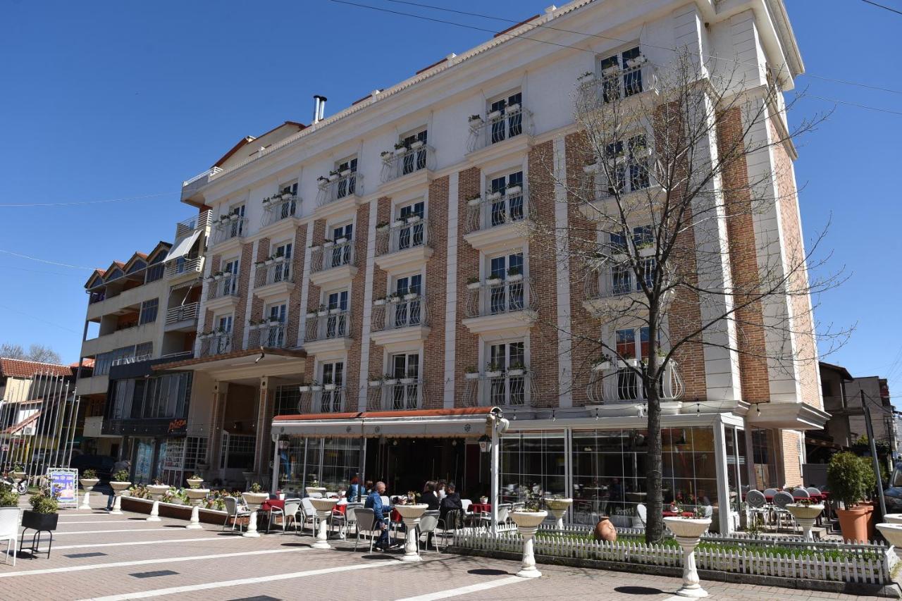 פוגרדץ Hotel Hymeti'S Palace מראה חיצוני תמונה
